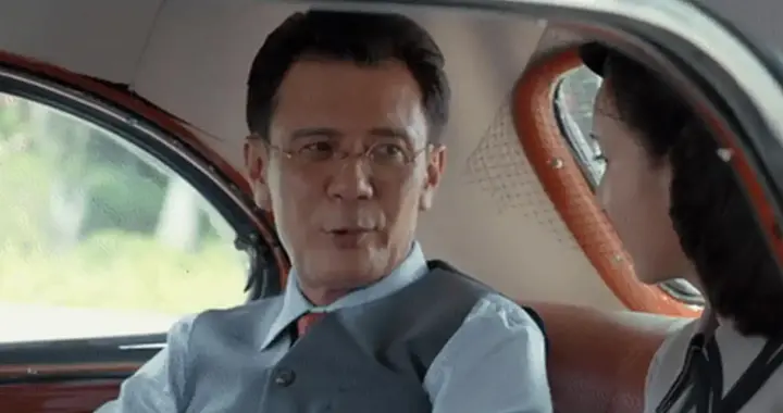 他是国家一级演员，41岁走红，57岁成影帝，离婚后与女儿相依为命