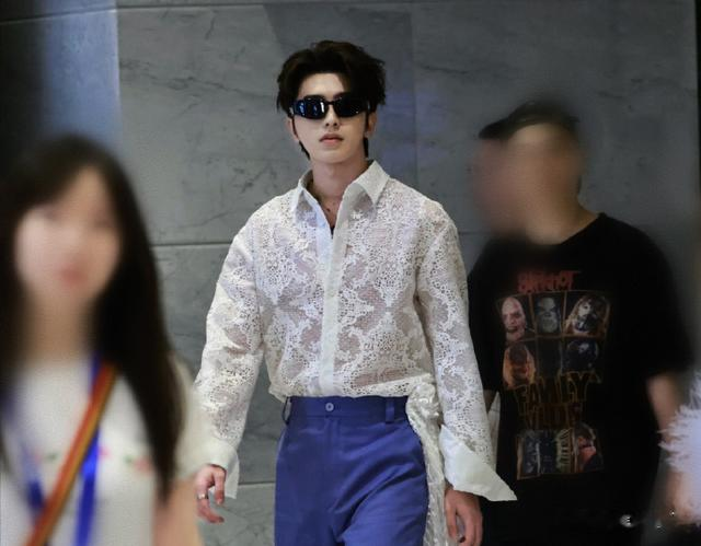 综艺节目|跑男泰国上班！杨颖黄绿色公主装神颜，蔡徐坤周深白鹿紫色一队！