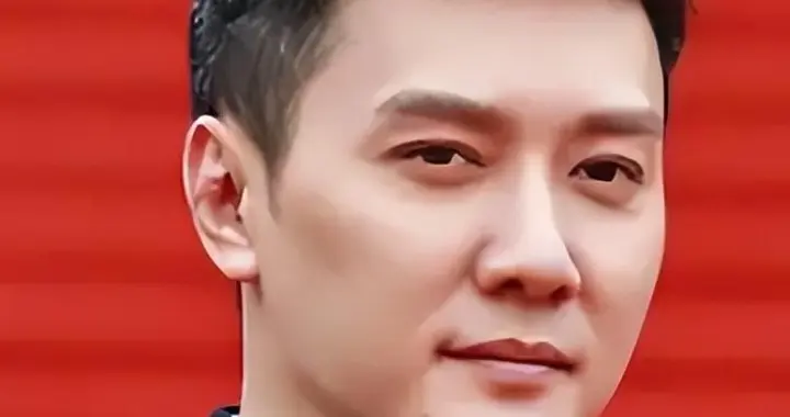 离婚5年，47岁冯绍峰高调官宣喜讯，让前妻赵丽颖和内娱刮目相看