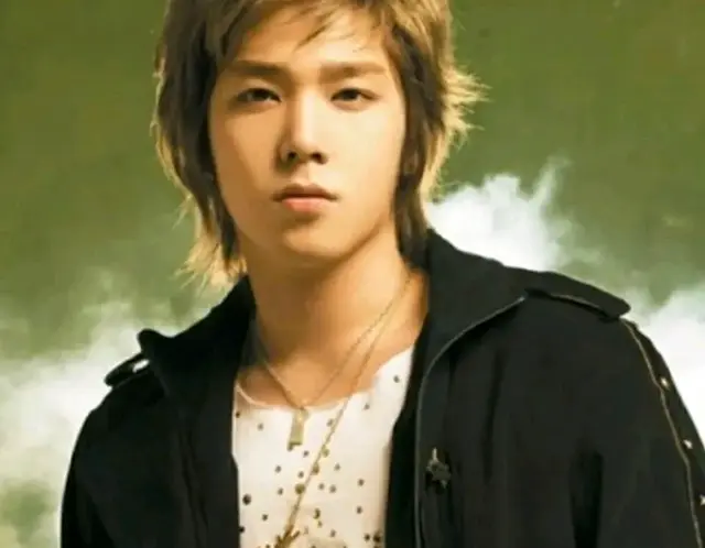 他是sj中最具男人味的成员，却因好酒、逃兵役被韩娱无情封禁。