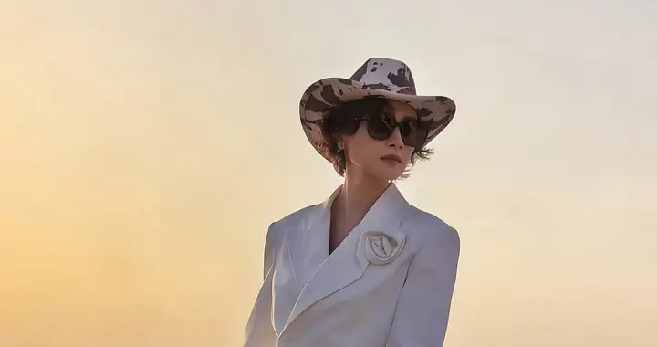 万茜绝美壁纸，万茜高清全面屏壁纸，你说美不美吧