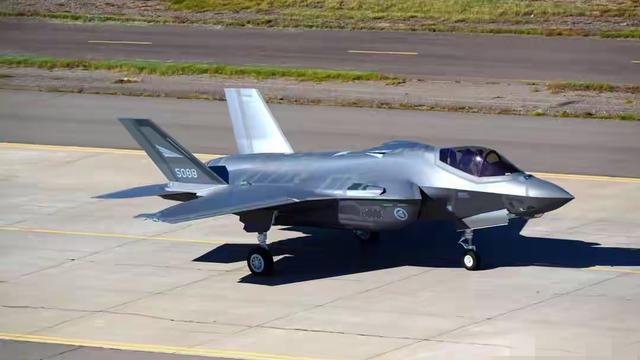 一双耳：美军48架F-35进驻日本基地
