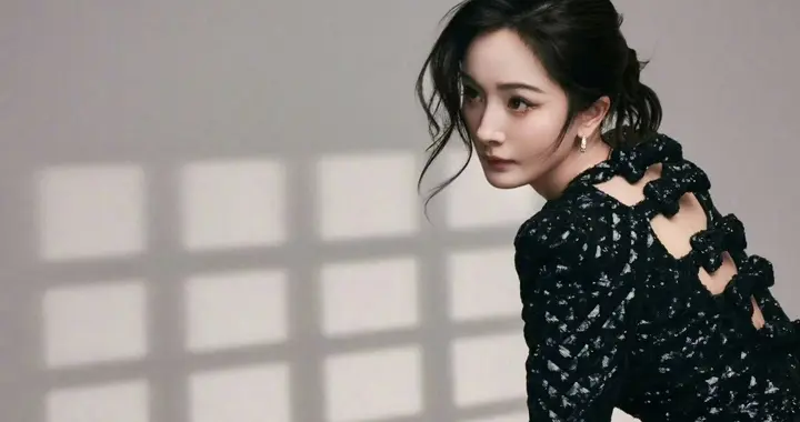 杨幂黑色尖头细高跟壁纸美图, 美到飞起！