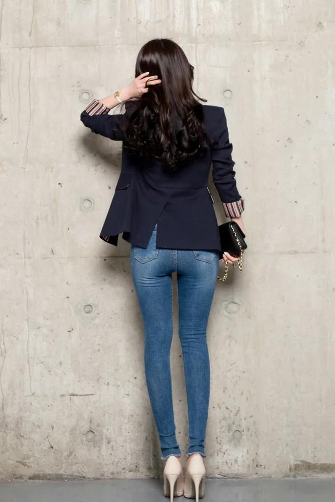 这是一款新款时尚牛仔紧身裤,穿上很好看在搭配高跟鞋那真的很上档次