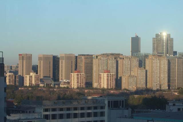 高房价下的90后: 买不起房也不想买房 但根本不愁