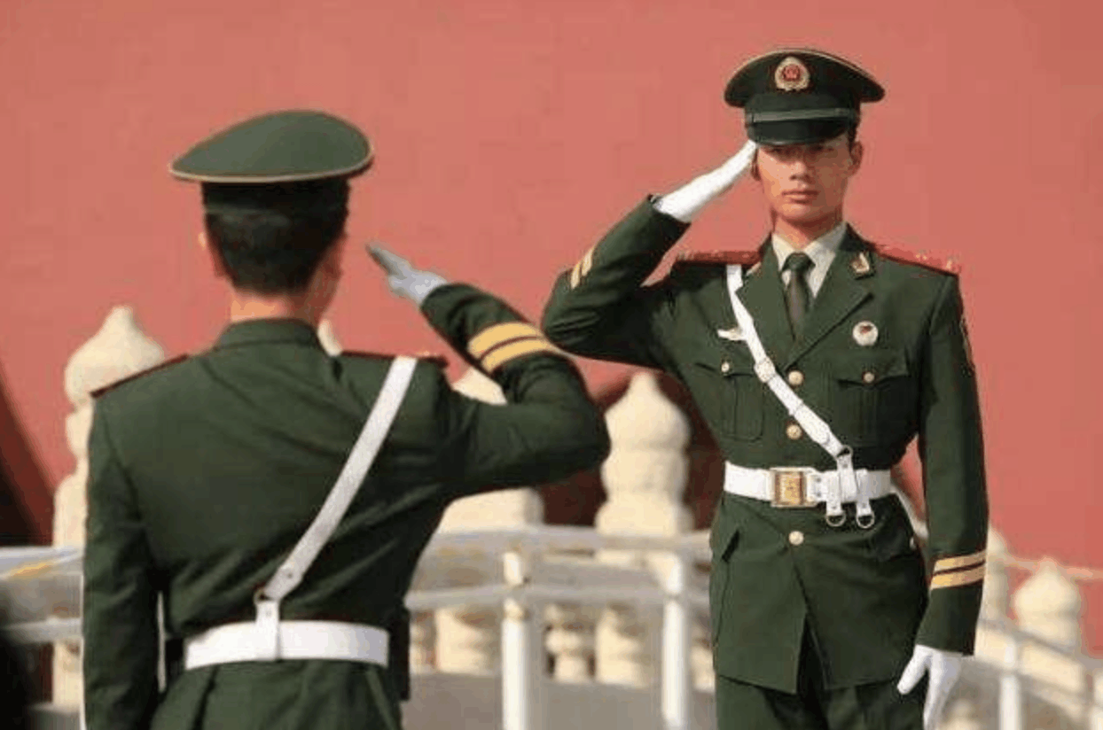 军人退伍后的退伍证还有这么多用处, 很多人都忽视了!