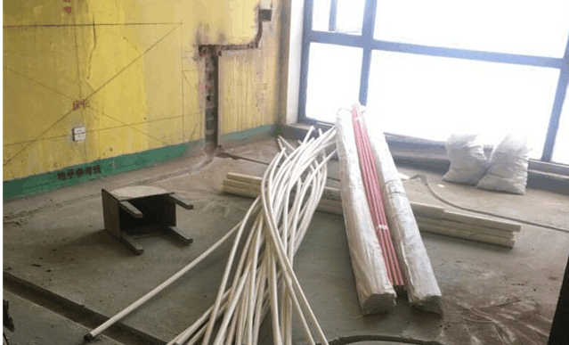 邻居以为水电师傅收费一天300块有点高, 可最后算下来真值