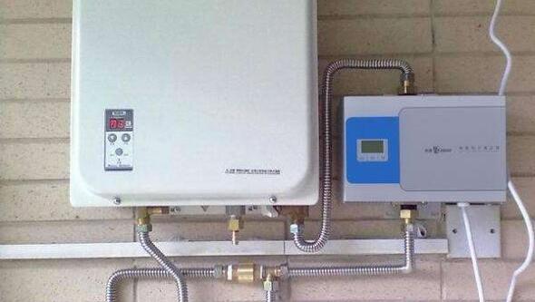 同学装修时热水器旁装了这个东西, 冬天电费少了一半