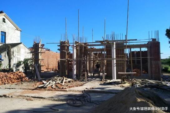 回农村砸50万建两层半小别墅, 完工后南方老婆觉得太矮要加建两层