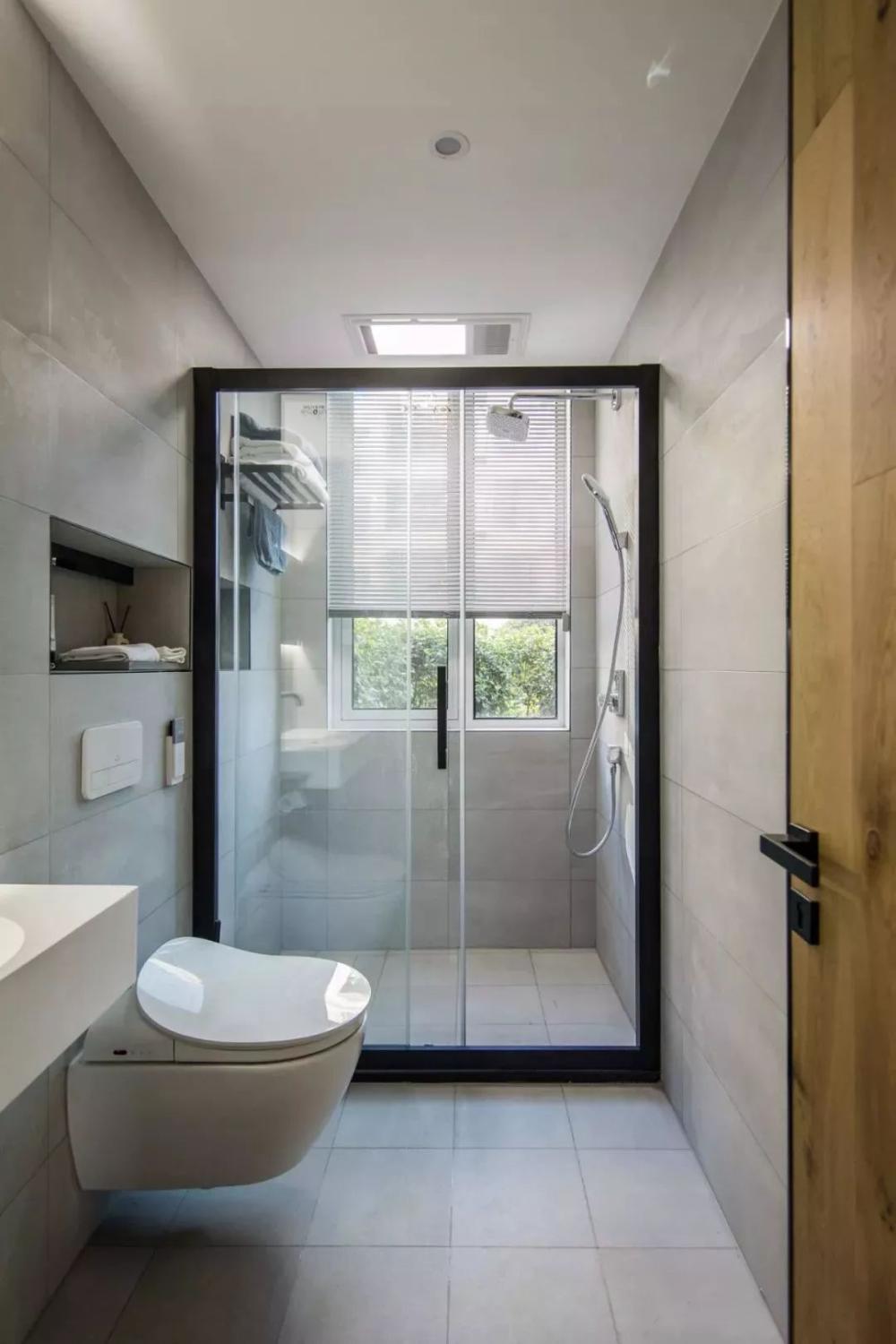 卫生间的毛巾往哪挂?