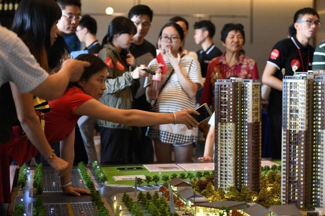 两个月降价70万仍卖不掉, 半年只卖出一套房, 炒房客: 很慌