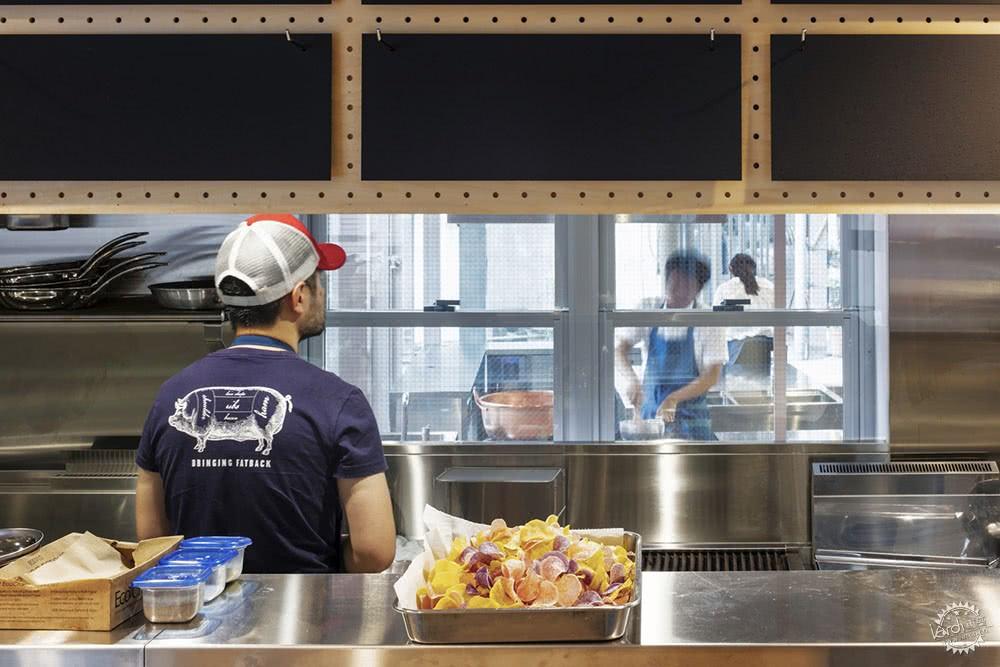 夹缝空间中的新趣味——日本Nakamata 糖果店