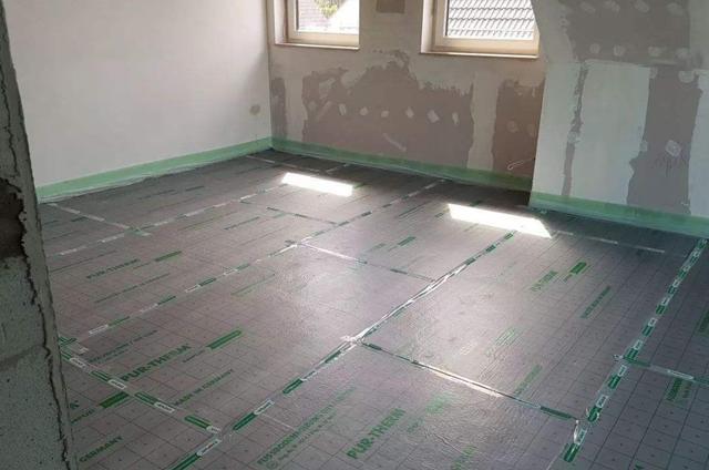 邻居热的穿短袖, 我家地暖只有18℃, 月底的取暖费账单让我揪心