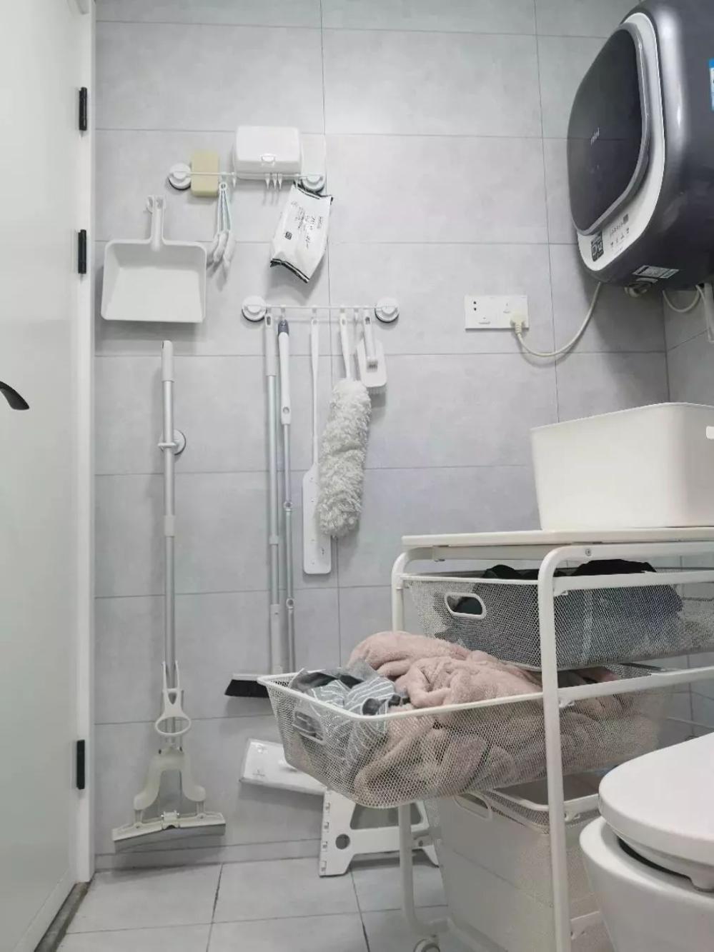 愁死了! 拖把扫把这些工具, 放哪里好呢?