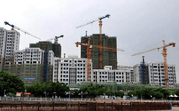 房价从1.3万降到9千, 首付直接就跌没了, 业主不满要退房