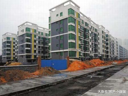 李嘉诚把房子公摊带来内地, 却离开了内地房产