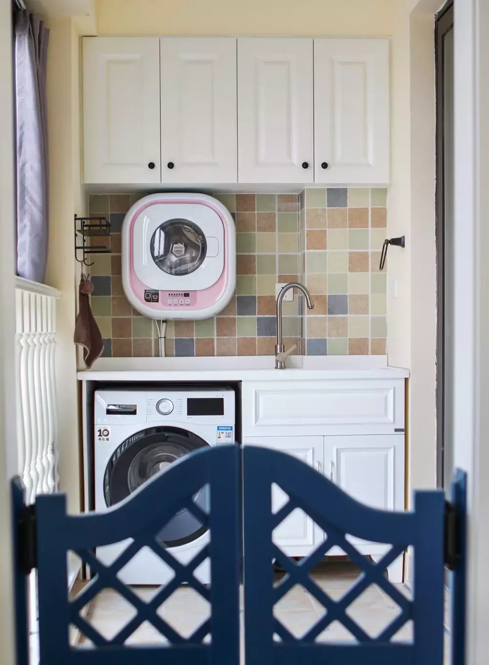 实用的阳台设计当中不能少了洗手台, 很美观也很好用