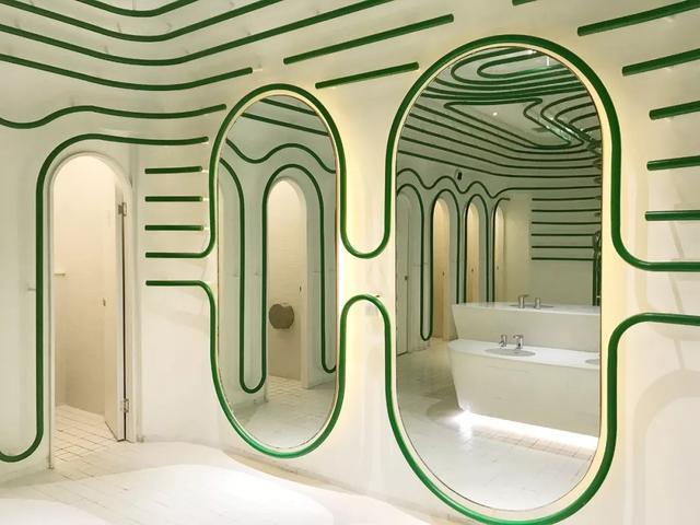 上海再现五星级公厕, 耗资100万似宫殿, 网友: 厕所比家豪华