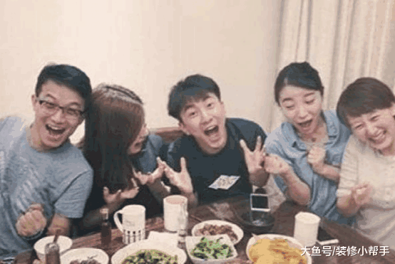 带你看看李好的复式房子, 装了欧式旋转楼梯, 装修得真有品位