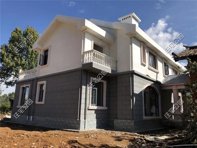 云南何先生拆掉农村中式四合院, 只为40万建欧式别墅, 可惜吗?