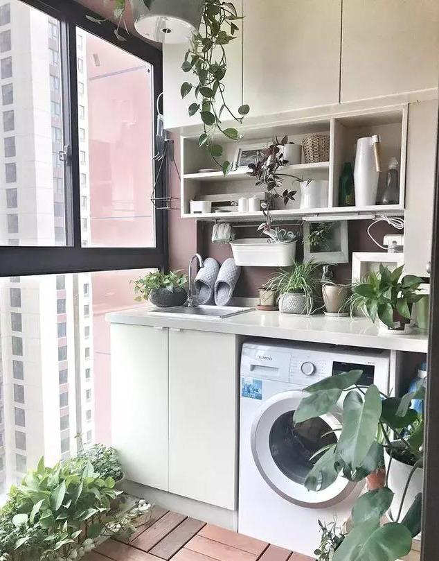 越来越多人阳台不铺瓷砖了, 现在流行这种, 好看又不过时!