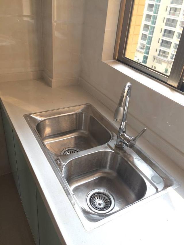 基装已经完工, 坐等家具入场, 老丈人最喜欢阳台开阔的视野