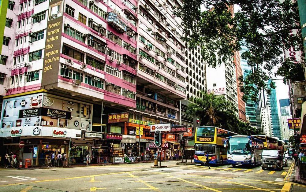 为什么我们去香港只能待7天, 外国人却能待30天? 看完才明白!