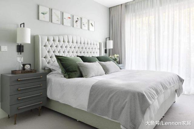 老师傅家的床头柜都这样摆, 代表着财源广进, 有钱人一看就懂