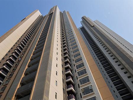 一梯两户的房子买东边还是西边好? 老师傅说出实话, 懊悔知道晚了