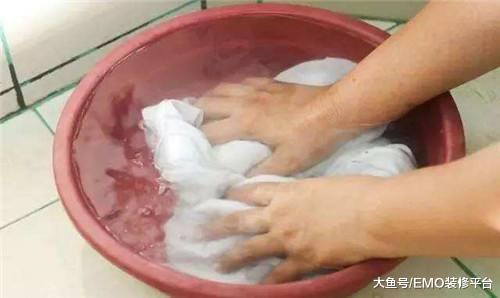 别再拿生命洗羽绒服了, 这样洗更轻松还省钱