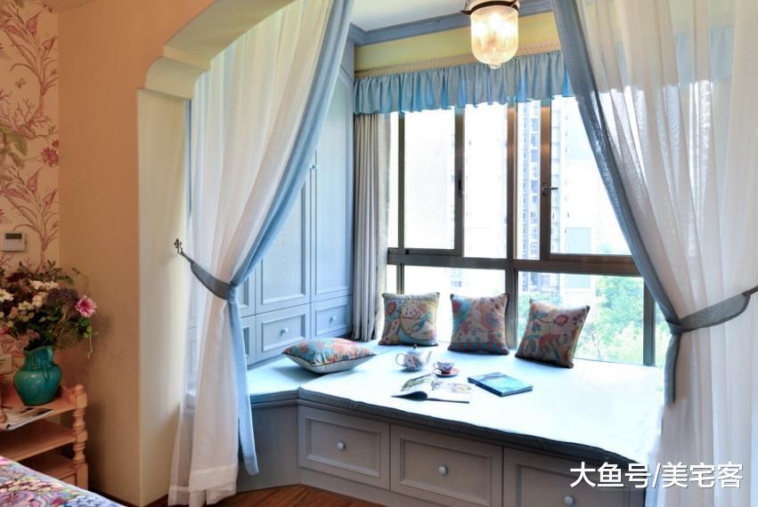 飘窗天天空着, 浪费! 如今学着改成床, 客人来了直接睡, 太牛了