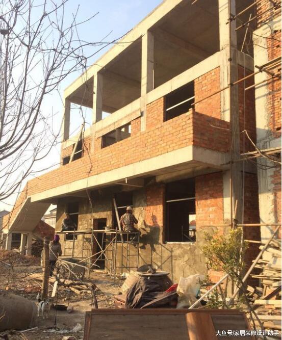 江苏土豪狂砸45万自建三层纯框架结构小洋房, 外部楼梯成全村亮点