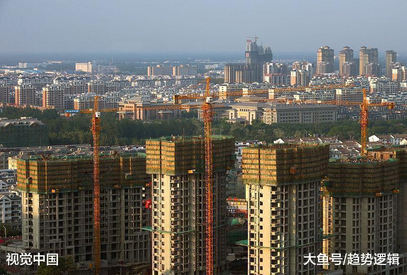 降价潮下冰与火: 炒房客3套房卖不动很焦虑, 刚需觑准时机想入市