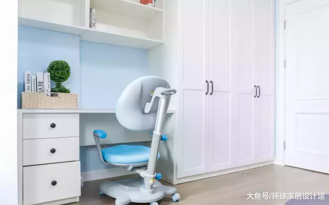 70平小户型, 电视柜设计第一次见, 收纳空间多了还美观!