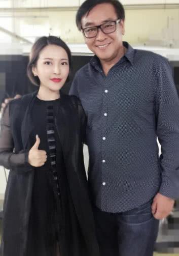 又一知名导演晚节不保, 60岁离婚骗小三, 网友: 脸呢!