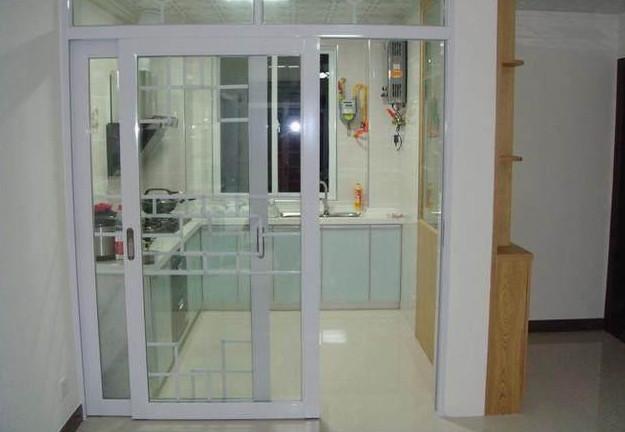 奮斗6年買了新房, 裝修只花10萬, 朋友說像出租房