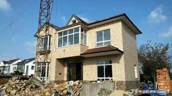 37万建别墅, 趁左右无邻居将地基抬高1米, 被邻居们狂怼做人不厚道
