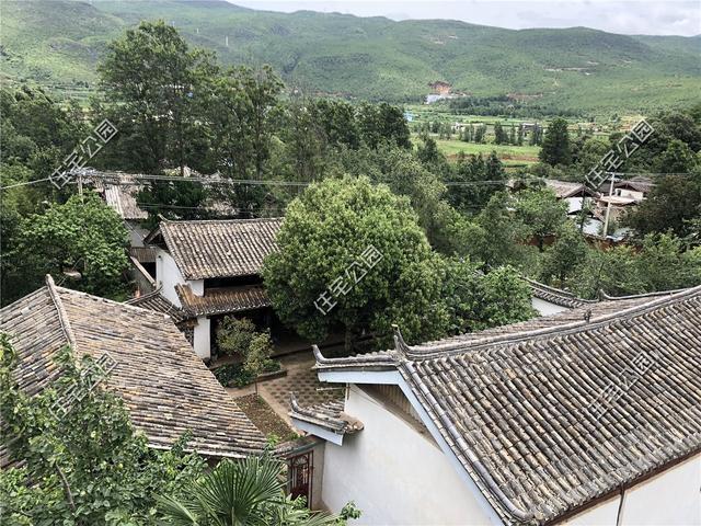 云南何先生拆掉农村中式四合院, 只为40万建欧式别墅, 可惜吗?