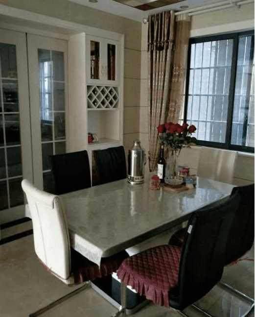 裝好新房, 公婆住主臥, 小姑子住次臥, 卻讓我們住小屋