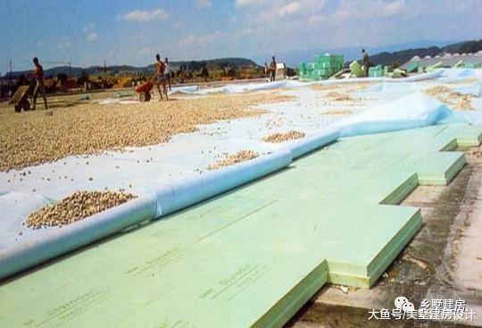 回农村建房, 包工头说斜屋顶不用做防水单靠瓦, 这鬼话也有人信?