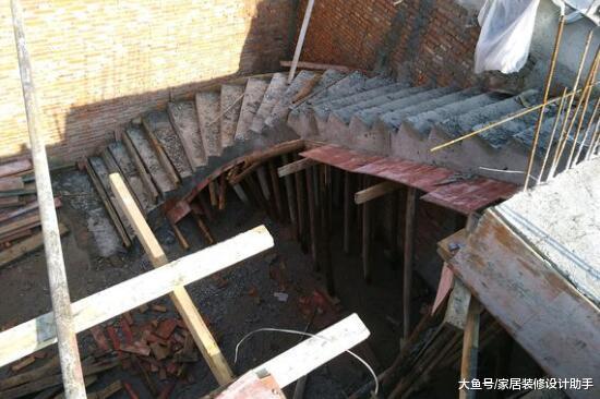 回农村砸50万建两层半小别墅, 被嘲讽人傻钱多、砸100万建房无意义