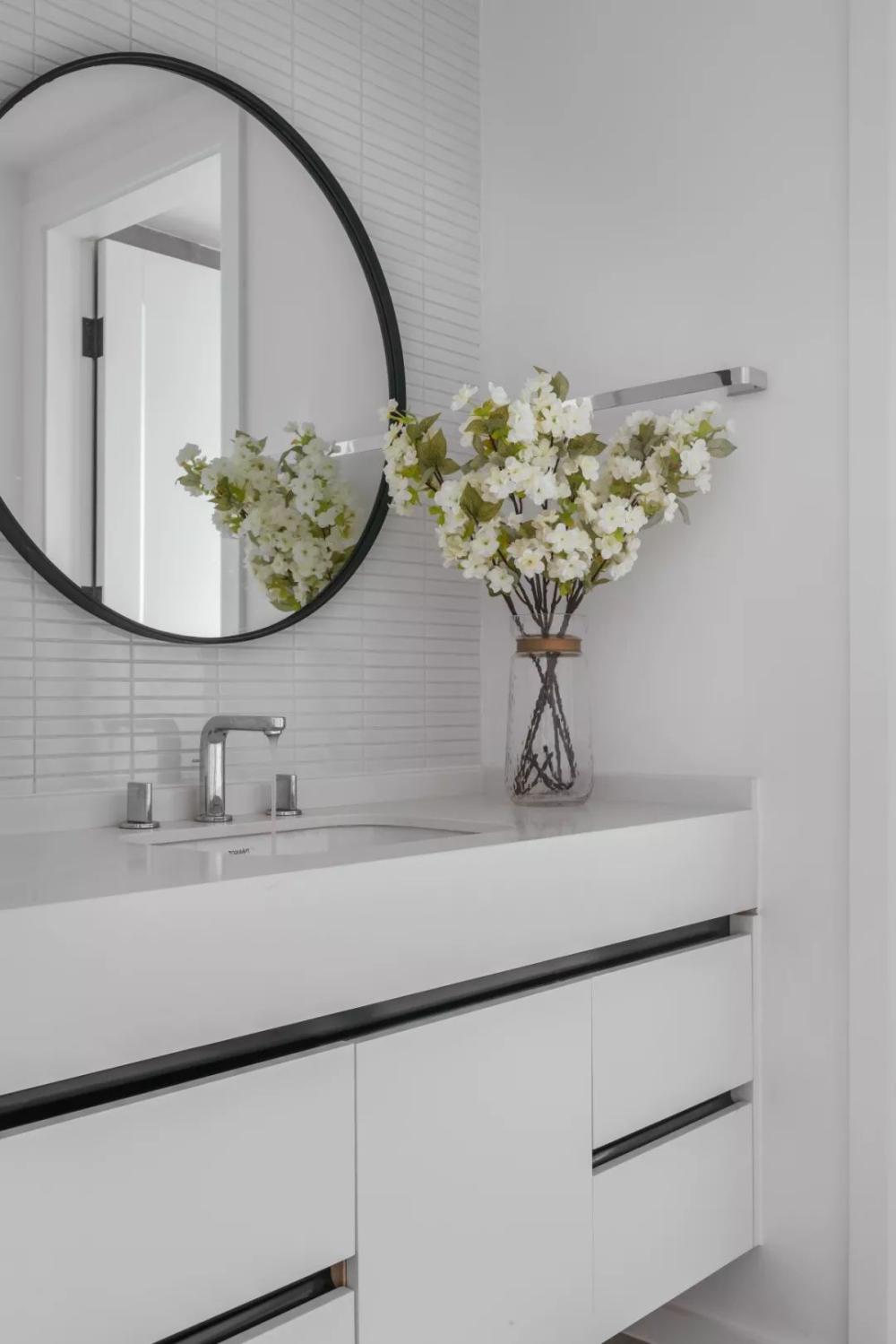 100平米的家不要电视, 客餐厅打造成大书房, 还有个衣帽间