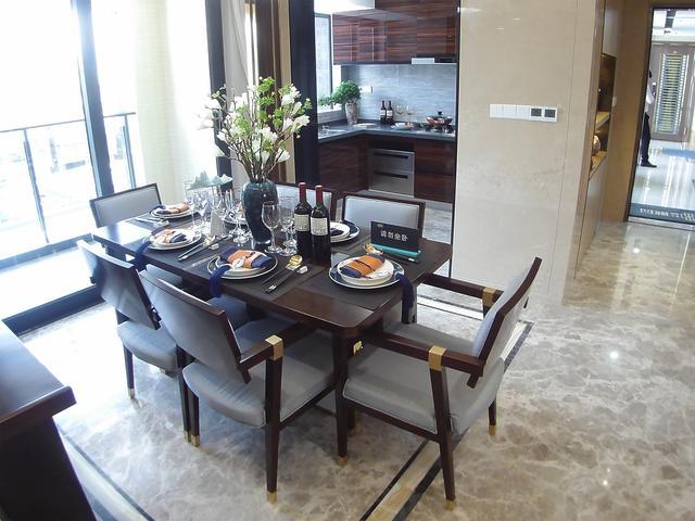 长辈创造条件让90后买得起房! 婚姻不是靠房子绑在一起的?