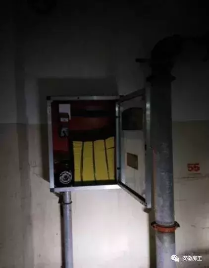 合肥这些小区被物业坑惨了! 垃圾遍地、房子贬值 你怎么看?