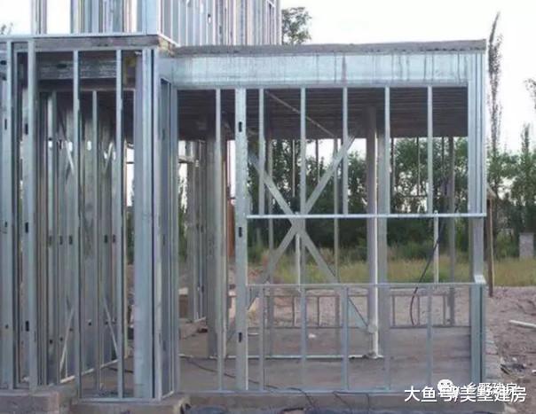 农村小伙只花30万建成轻钢别墅? 什么时候轻钢变得这么不值钱?