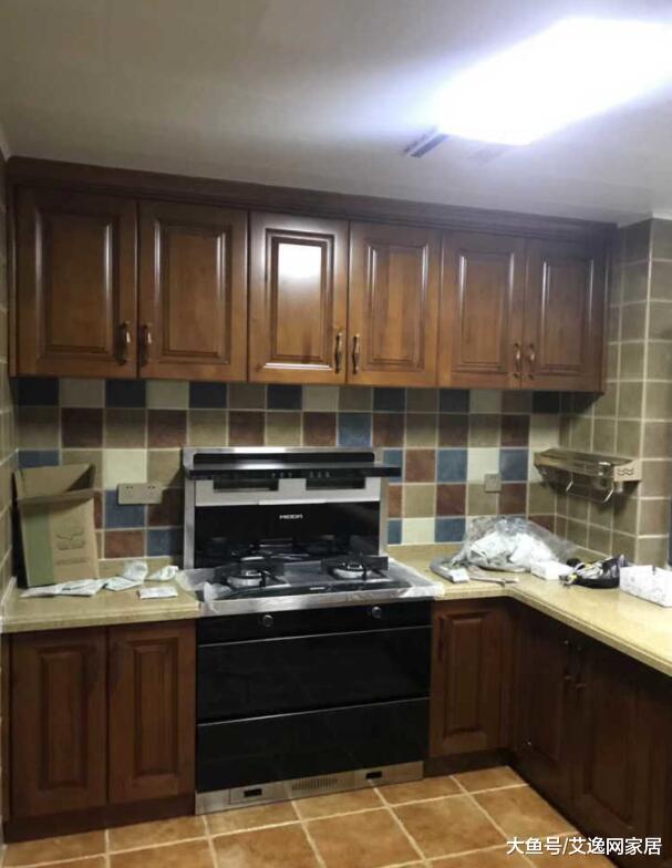 挑空客厅大吊灯花了二万八, 整体装修我也不满意, 60万算是白花了