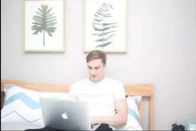 国外男子在北京租住3.7平米地下室装修后房东免除3个月租金