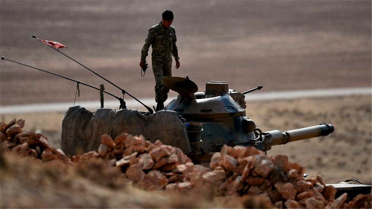 20000部队叛变! 枪口调转一致对准美军, 美最担心的事情发生!