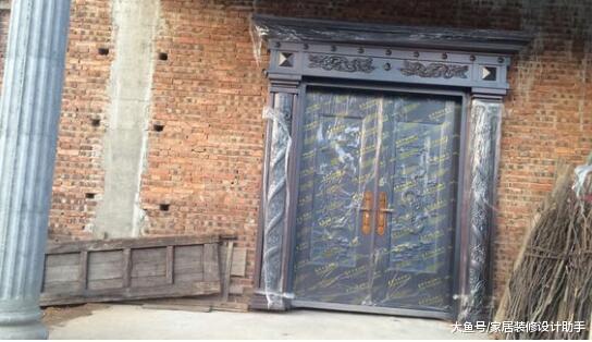 96年小伙只花15万自建两层半小洋房, 完工后朋友称赞有志不在年高