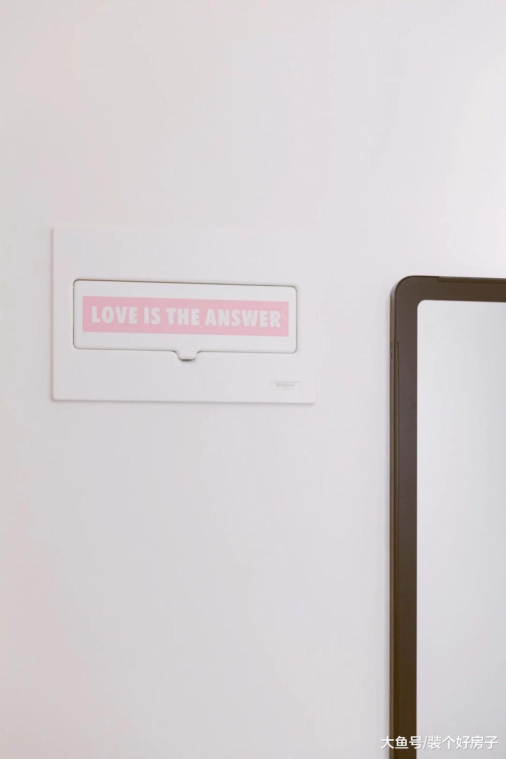 68㎡小两居, 改下桌子和墙面, 就多出一个独立餐厅!